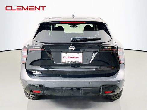 Used 2025 Nissan Kicks SV FWD image 8
