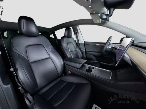 Used 2023 Tesla Model Y Long Range image 33