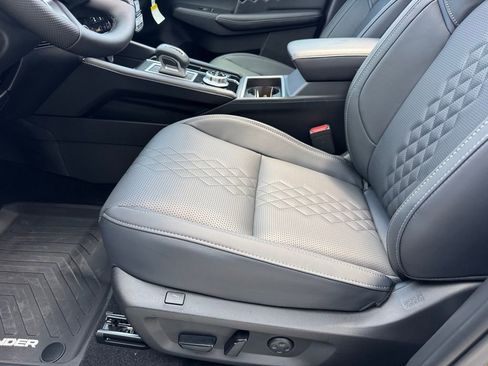 New 2025 Mitsubishi Outlander SEL Black Edition image 28