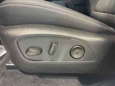 Used 2026 Chevrolet Traverse LT AWD/4WD image 19