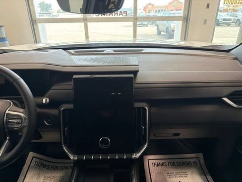 Used 2026 GMC Acadia Elevation w/ LPO, Floor Liner Package AWD/4WD image 25