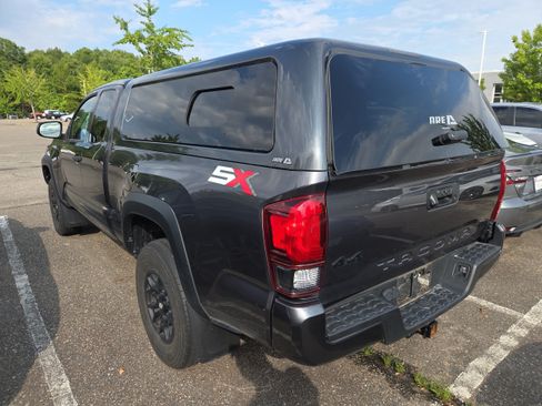 Used 2022 Toyota Tacoma SR w/ SX Package AWD/4WD image 5