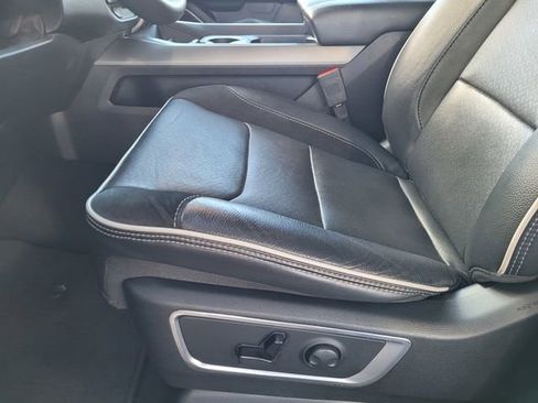 Certified 2025 RAM 1500 Laramie AWD/4WD image 17