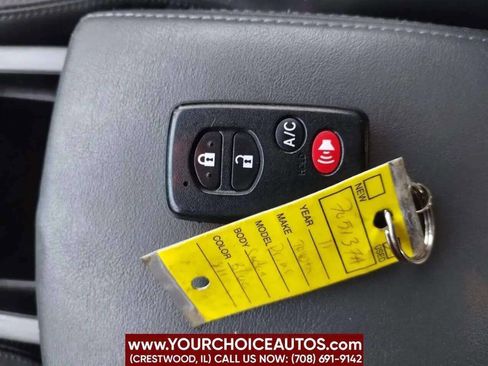 Used 2011 Toyota Prius Five image 31