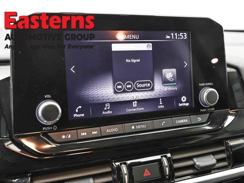 Used 2025 Nissan Pathfinder SV FWD image 19