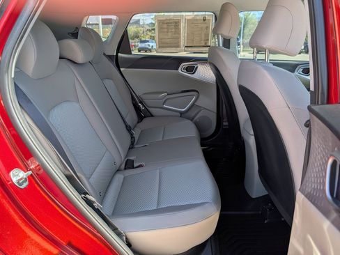 Certified 2023 Kia Soul LX w/ LX Technology Package FWD image 25
