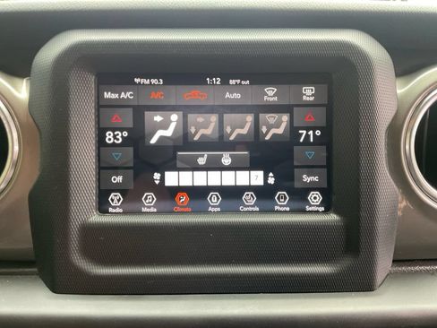 Used 2021 Jeep Gladiator Overland w/ Cold Weather Group AWD/4WD image 23