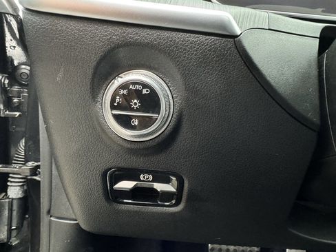 Used 2024 Mercedes-Benz C 300 Sedan w/ AMG Line w/ Night Package image 21