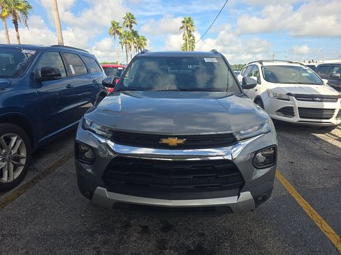 Used 2023 Chevrolet TrailBlazer LT FWD image 2