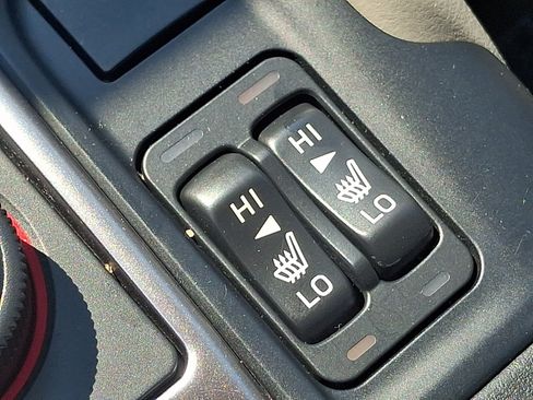 Used 2020 Subaru Forester Premium AWD/4WD image 24