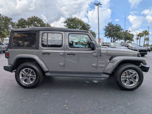 Used 2022 Jeep Wrangler Unlimited Sahara AWD/4WD image 3