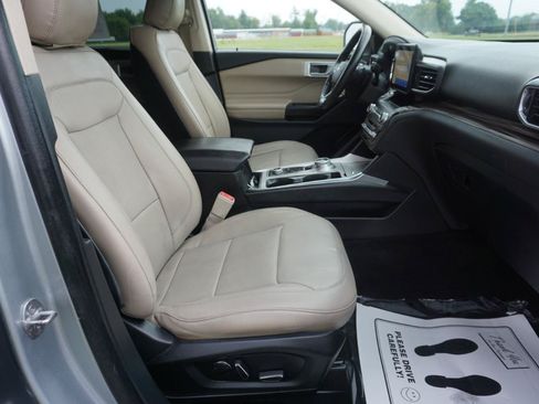 Used 2020 Ford Explorer Limited AWD/4WD image 24
