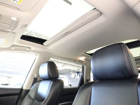 Used 2018 Nissan Pathfinder Platinum image 29