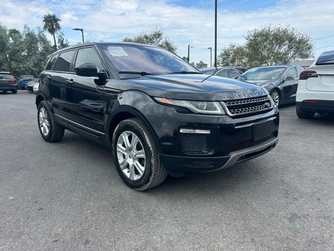Used 2018 Land Rover Range Rover Evoque SE image 3