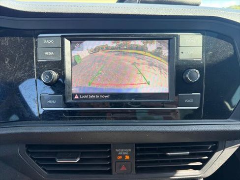 Used 2023 Volkswagen Jetta SE image 22