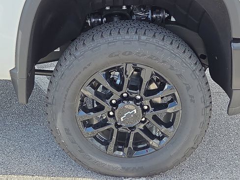 Used 2025 Chevrolet Silverado 2500 W/T w/ WT Convenience Package AWD/4WD image 7