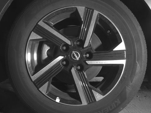 Used 2025 Nissan Sentra SV FWD image 12