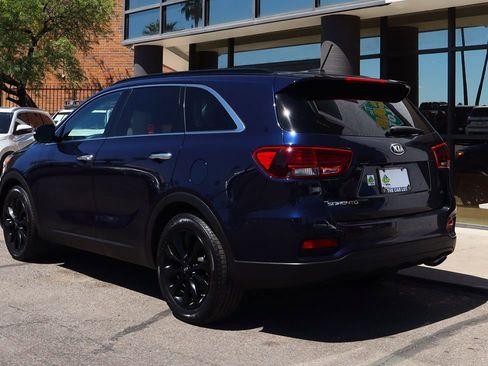 Used 2019 Kia Sorento S image 9