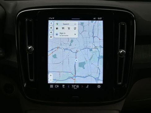 Used 2023 Volvo XC40 B4 Plus w/ Driver Assist Package image 14