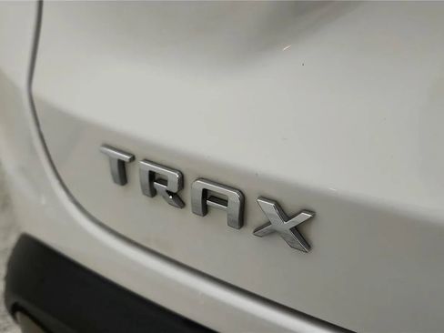 Used 2025 Chevrolet Trax ACTIV w/ Sunroof Package image 17