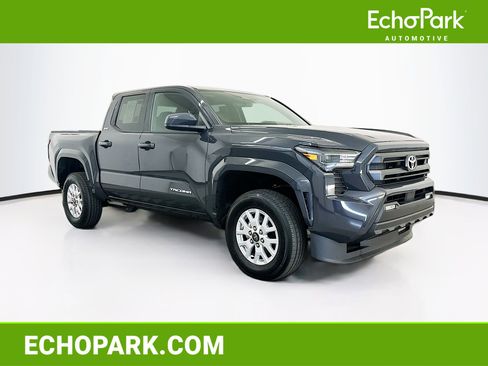 Used 2025 Toyota Tacoma SR5 AWD/4WD image 1