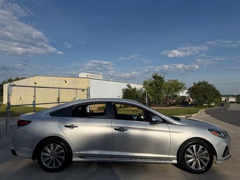 Used 2018 Hyundai Sonata Sport w/ Tech Package 05 FWD image 6