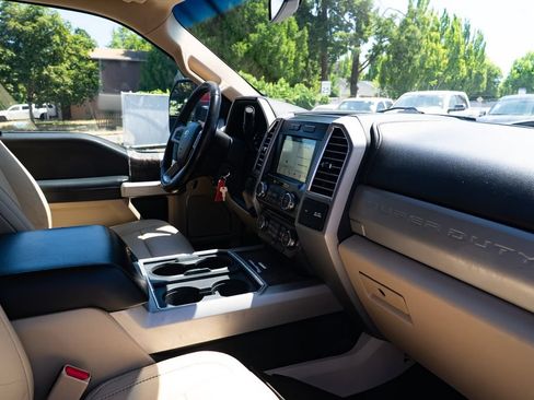 Used 2017 Ford F350 Lariat AWD/4WD image 28