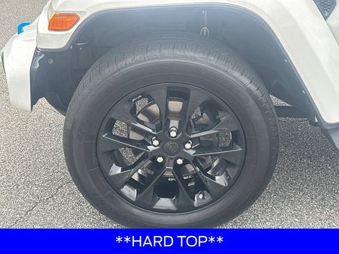 Used 2021 Jeep Wrangler Unlimited Sahara AWD/4WD image 11
