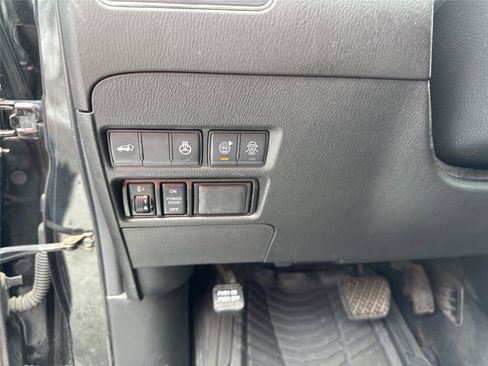 Used 2019 Nissan Armada Platinum w/ Captain's Chairs Package RWD image 28