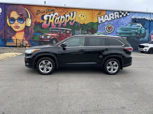Used 2014 Toyota Highlander Limited image 2