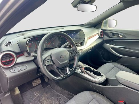 Used 2024 Chevrolet Trax RS image 9