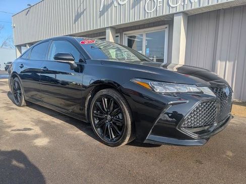Used 2022 Toyota Avalon XSE image 2