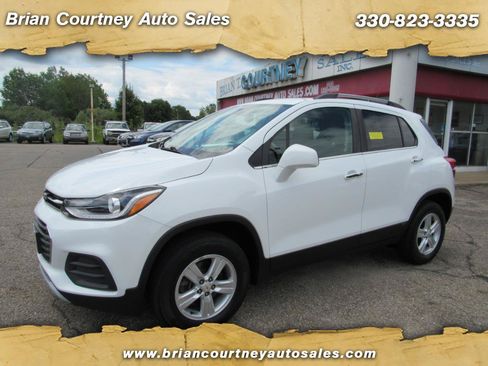 Used 2017 Chevrolet Trax LT w/ LT Convenience Package AWD/4WD image 1