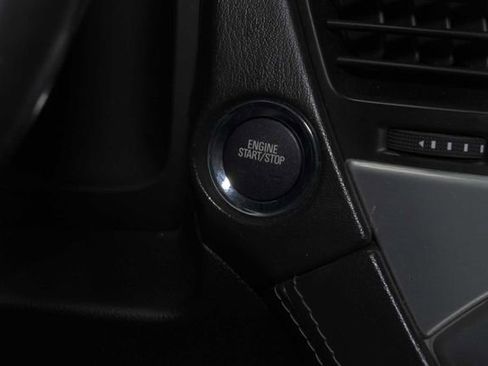 Used 2017 GMC Yukon XL SLT image 25