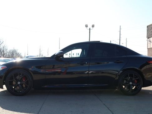 Used 2021 Alfa Romeo Giulia Ti w/ Nero Edizione image 18