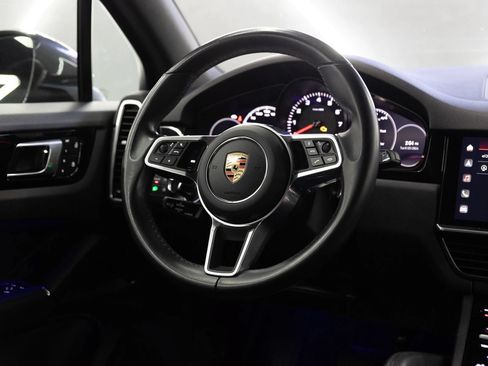 Used 2023 Porsche Cayenne AWD/4WD image 32