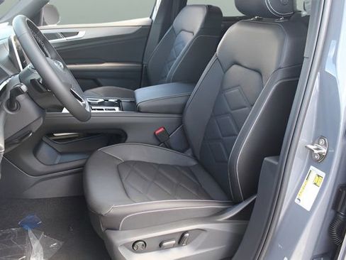 Certified 2026 Volkswagen Atlas Cross Sport SE FWD image 12