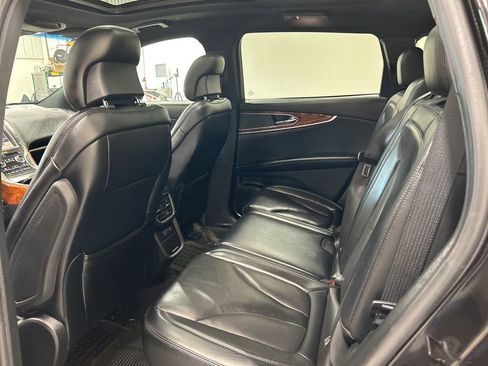 Used 2019 Lincoln Nautilus Select AWD/4WD image 25