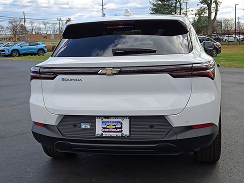New 2026 Chevrolet Equinox EV LT image 3
