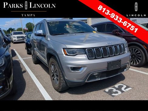 Used 2017 Jeep Grand Cherokee Limited w/ Luxury Group II image 2