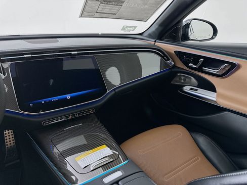 New 2026 Mercedes-Benz E 53 AMG e 4MATIC Sedan image 26