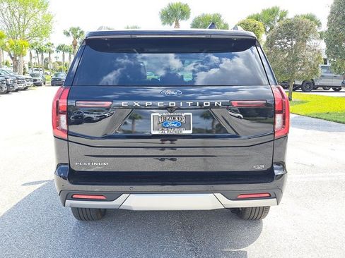 New 2026 Ford Expedition Platinum w/ Platinum Ultimate Package AWD/4WD image 8
