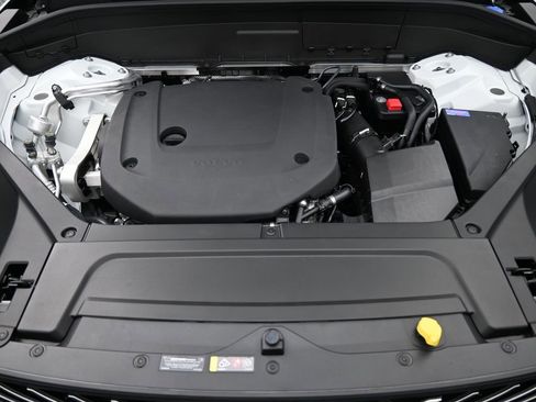 New 2026 Volvo XC90 B6 Plus w/ Protection Package Premier AWD/4WD image 13