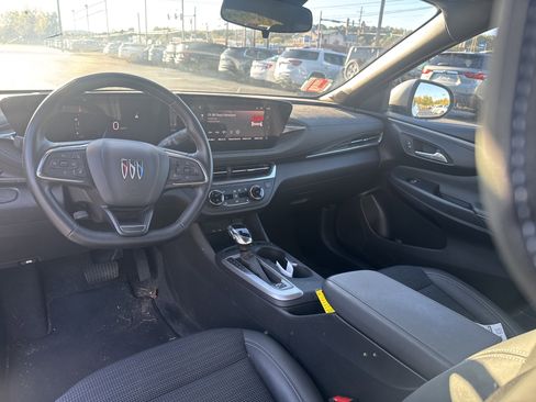 Used 2024 Buick Envista Preferred w/ Convenience I Package image 14