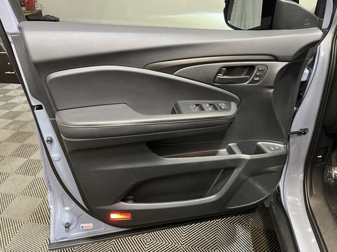 Used 2024 Honda Passport TrailSport image 16