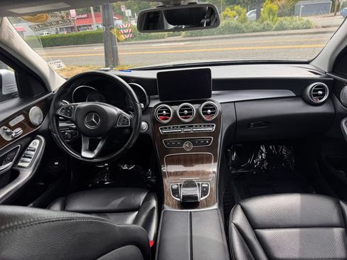 Used 2017 Mercedes-Benz C 300 4MATIC Sedan image 22