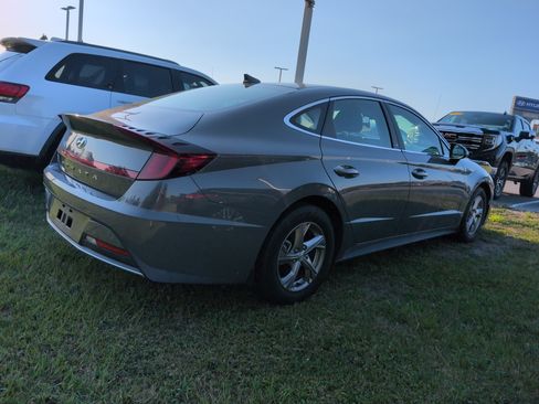 Used 2021 Hyundai Sonata SE FWD image 2
