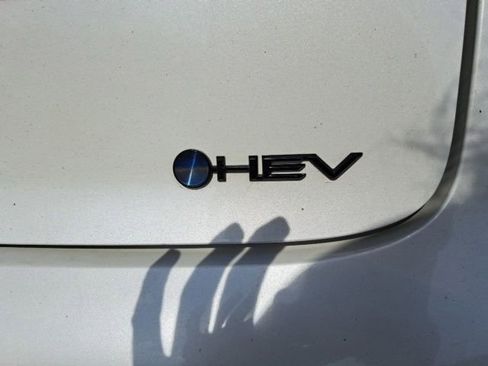 Used 2025 Toyota Prius FWD image 11