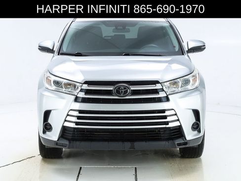 Used 2018 Toyota Highlander LE image 17