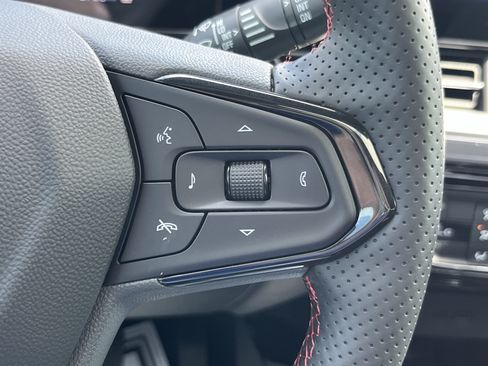 Used 2026 Chevrolet Trax RS w/ Sunroof Package FWD image 25